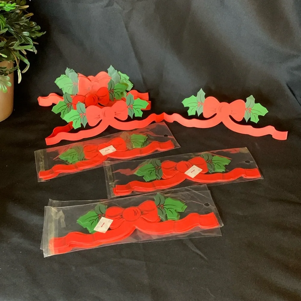 Set of 4 vintage WESTEX INDUSTRIES Christmas Holiday bow w holly paper garland